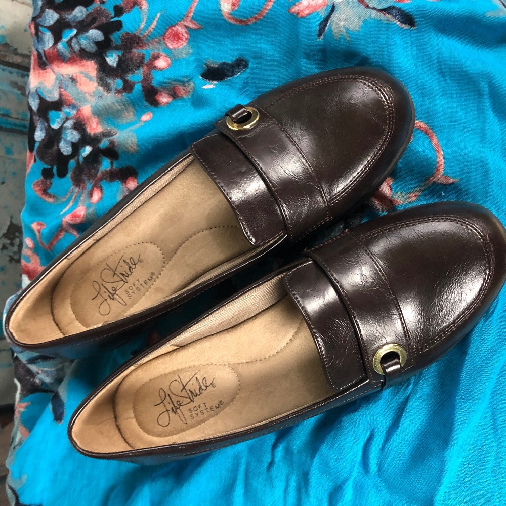 Life Stride Brown Loafers 6.5M